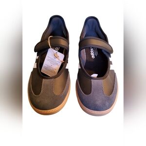 Adidas Womens Black and Gray Sneakers